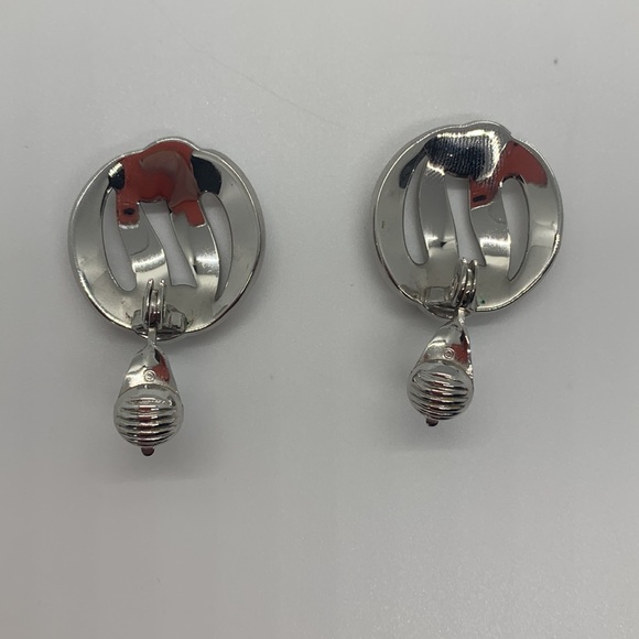 Monet Vintage Clip On Silver Tone Earrings - Picture 6 of 6